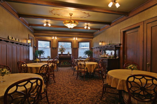 Wellington Inn on Traverse City area Inns and Bed and Breakfasts, Dinning